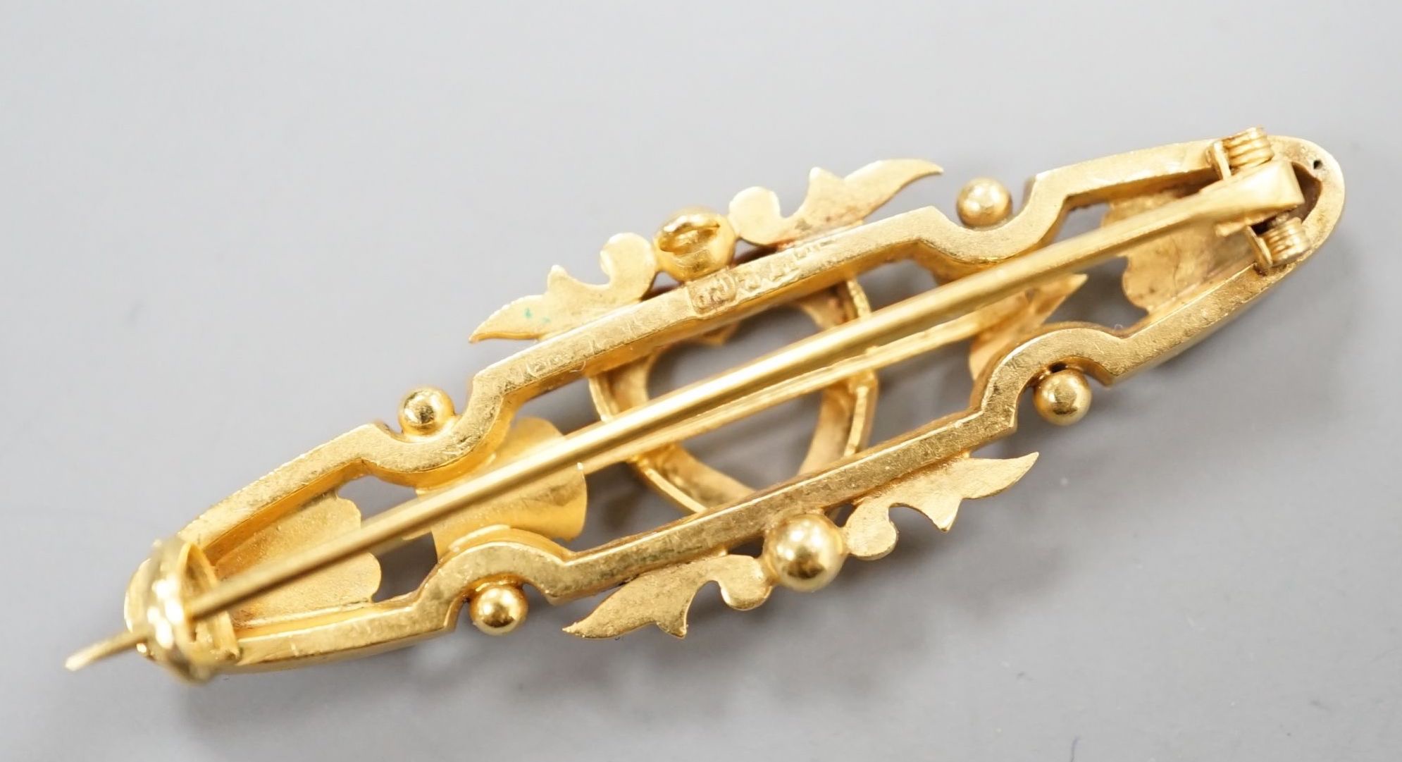 An Edwardian 15ct gold and seed pearl set brooch, 41mm, gross 2.9 grams